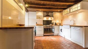 Réfrigérateur, micro-ondes, four, lave-vaisselle