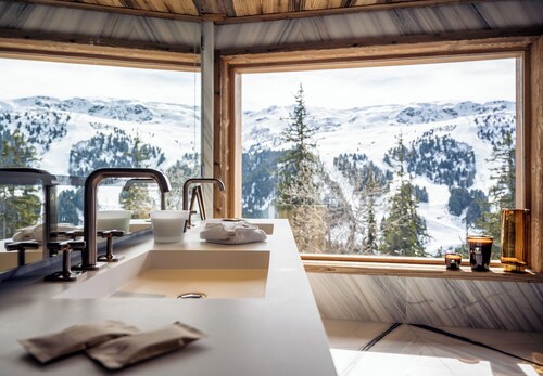 Antares Chalet LUNA skis aux pieds