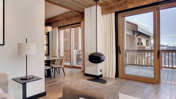 Télévision, cheminée