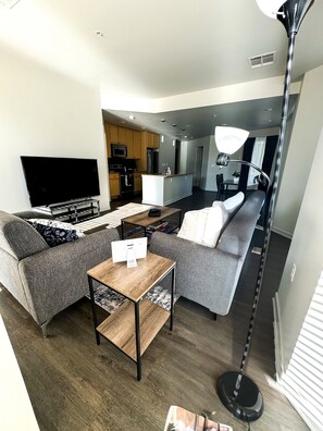 Living area - Downtown Gem: 2 bedroom apartment  (Denver)