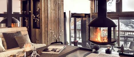 TV, fireplace
