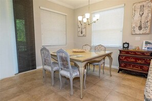 Dining - Resort style community living (Nokomis)