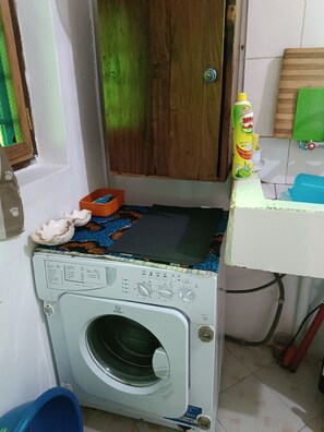 House, 3 Bedrooms, Accessible, Smoking | Bahagian dalam
