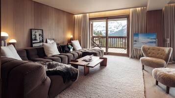 Televisie en een open haard