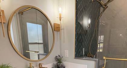 The Iron Bridge on Victoria Park - 1 Bed | 1 Bath