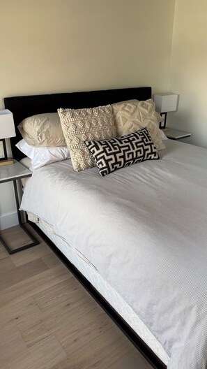 1 chambre, bureau, fer et planche à repasser, accès au Wi-Fi (inclus)