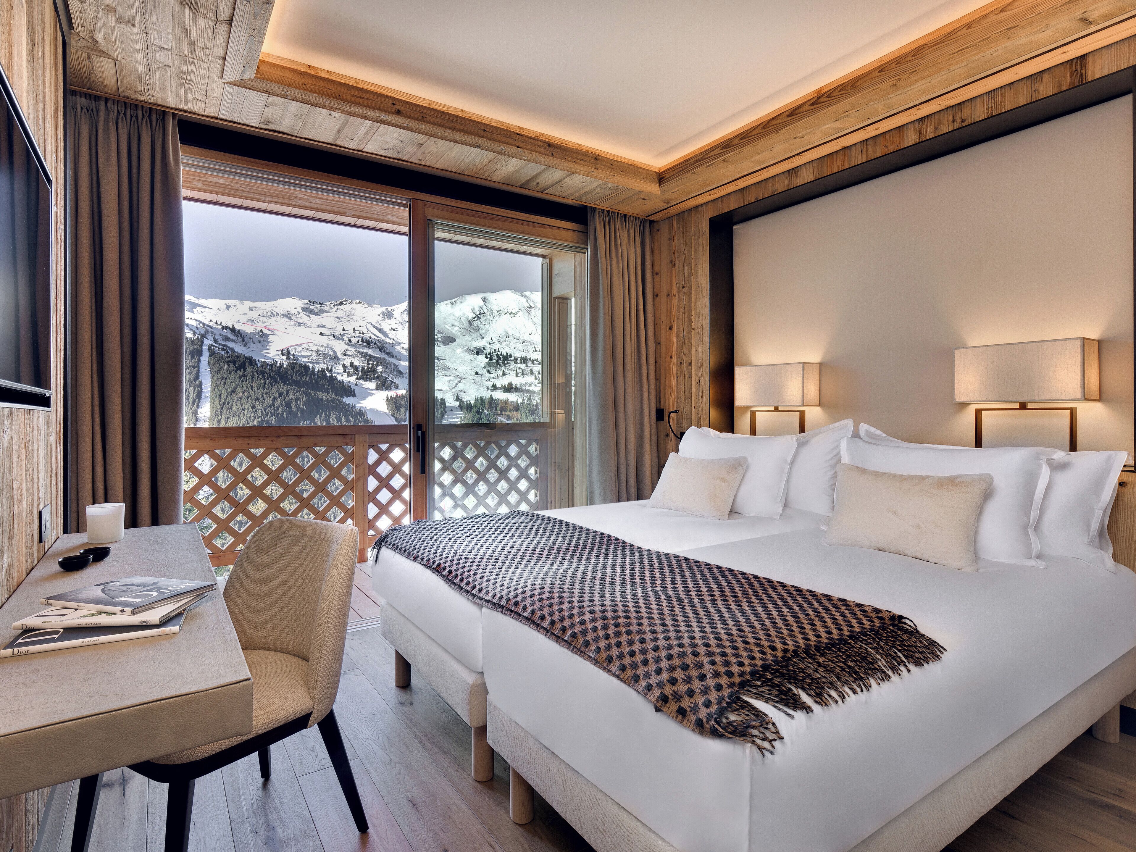 5 bedrooms, WiFi, bed sheets