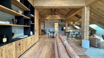 TV, fireplace, offices