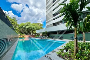 Basic Studio | Pool