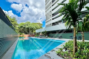 Basic Studio | Pool