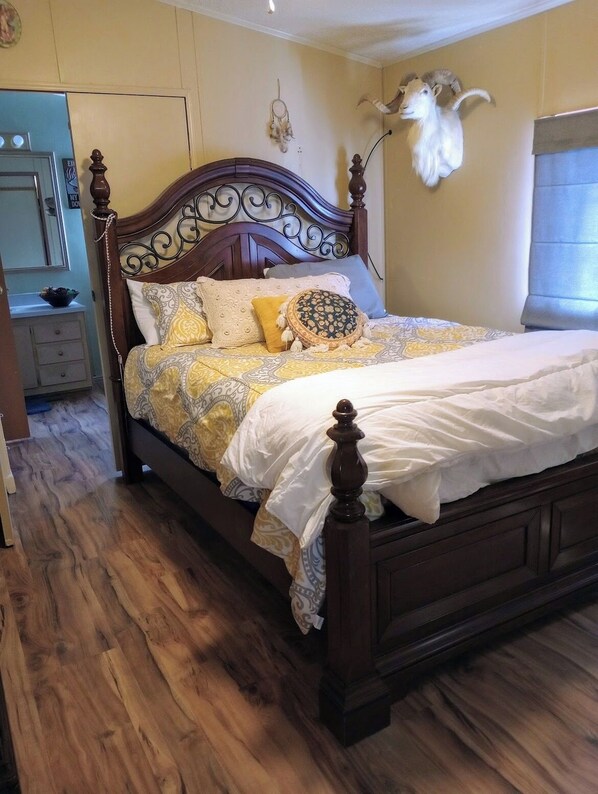 2 bedrooms, WiFi, bed sheets