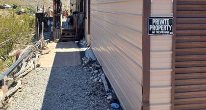 Charming 2-bedroom house with AC, WiFi in welcoming Oatman