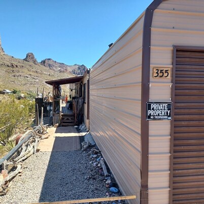 Charming 2-bedroom house with AC, WiFi in welcoming Oatman