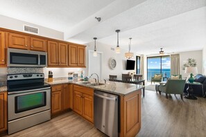Condo, Multiple Beds (Shoalwater 1202) | Private kitchen | Oven