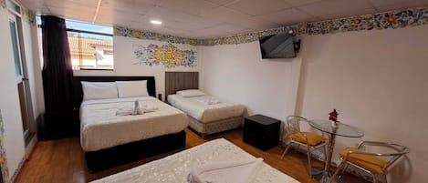 2 室のベッドルーム、WiFi (無料)、ベッドシーツ