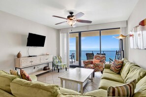 公寓式客房, 多张床 (Windward Pointe 1002) | 起居区