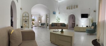 Private villa pool & terrace - ideal for families - near beaches(30m) Sousse