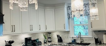 Travelers Rest Treasure Pets Welcome Sleeps 8 - 3 Bedroom 2 Bath 2 King 2 Queen