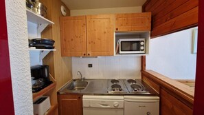 Kühlschrank, Mikrowelle, Geschirrspüler