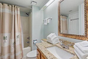 คอนโด, หลายเตียง (Wind Drift 103E) | ห้องน้ำ