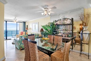 Condo, Multiple Beds (White Caps 1502) | Dining