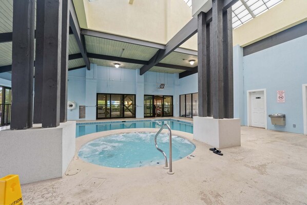 Condo, Multiple Beds (White Caps 1502) | Pool