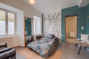 1 chambre, fer et planche Ă repasser, Wi-Fi, draps fournis