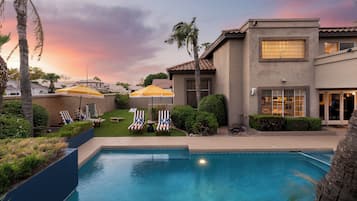 Piscine extérieure, piscine chauffée