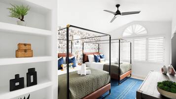 5 chambres, bureau, fer et planche à repasser, lit parapluie