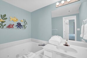 Condo, Multiple Beds (Tropic Isles 801) | Bathroom