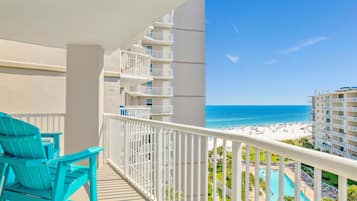 Condo, 1 Queen Bed with Sofa bed (Tradewinds 708) | Property grounds