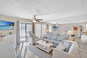 Appart'hôtel, plusieurs lits (Sugar Beach 128) | Coin séjour