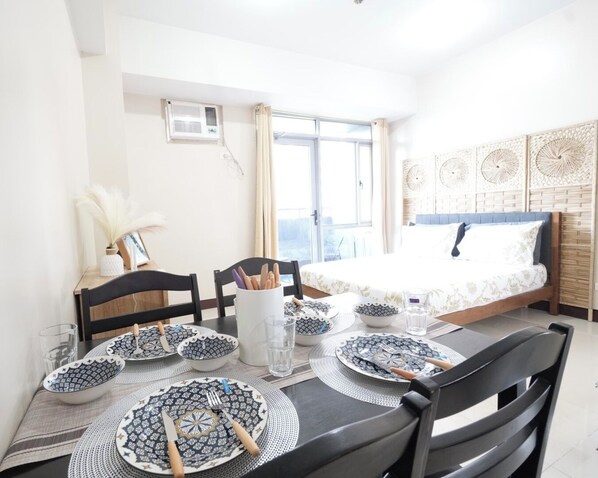 1 bedroom, desk, iron/ironing board, WiFi