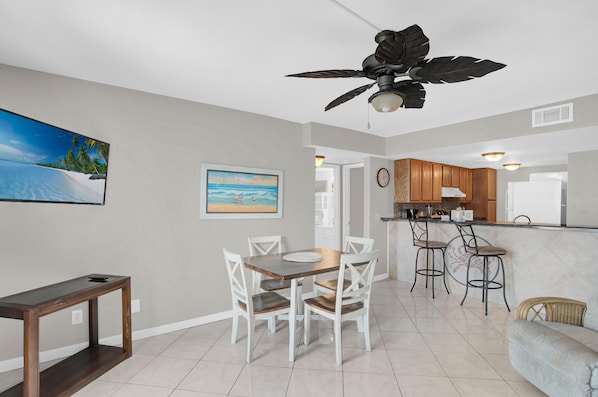Condo, Multiple Beds (Sugar Beach 233) | Dining