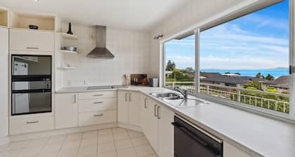 Harbour View - Maraetai Holiday Home
