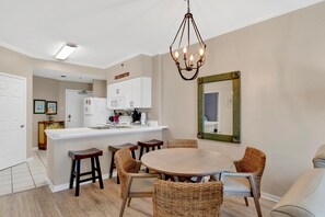 Condo, 1 King Bed with Sofa bed (Tradewinds 1305) | Dining