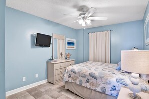 Condo, 1 Queen Bed with Sofa bed (Tradewinds 1102) | 1 bedroom
