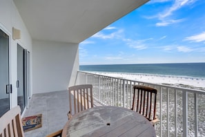 Apartment, Mehrere Betten (Tidewater 702) | Speisen im Freien