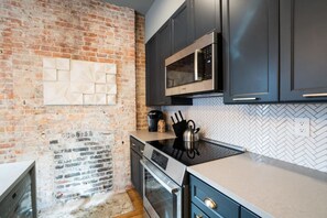 House | 7 bedrooms - The Buckeye Retreat Mansion (Columbus)