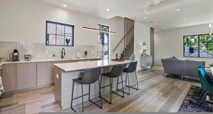 Stylish Getaway -columbus-3 Bedroom Masterpiece