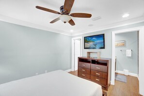 Condo, 1 King Bed with Sofa bed (Sugar Beach 348) | 1 bedroom - Sugar Beach 348 (Orange Beach)