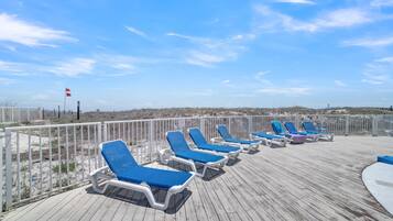 Condo, 1 giường cỡ king và sofa giường (Sugar Beach 352) | Hiên