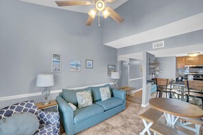 Leilighet, 1 kingsize-seng med sovesofa (Sugar Beach 352) | Oppholdsområde