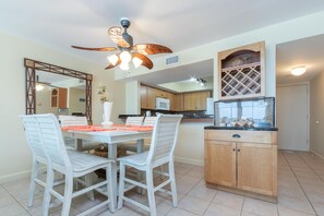 Apartment, Mehrere Betten (The Breakers 73) | Speisen