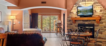 Riverside Retreat, Luxury 14 ft ceiling, Ground fl