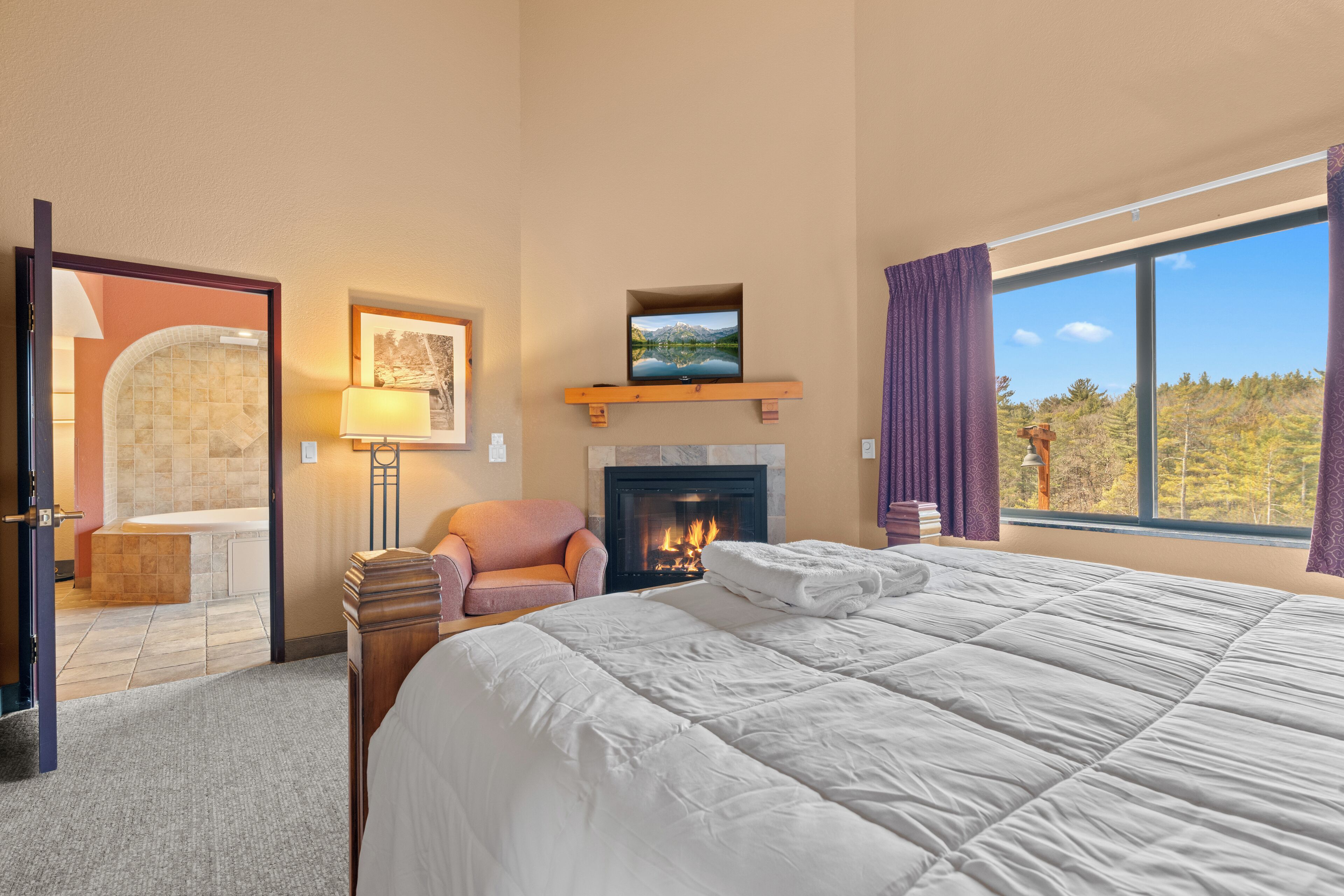 3 slaapkamers, een strijkplank/strijkijzer, gratis wifi, beddengoed