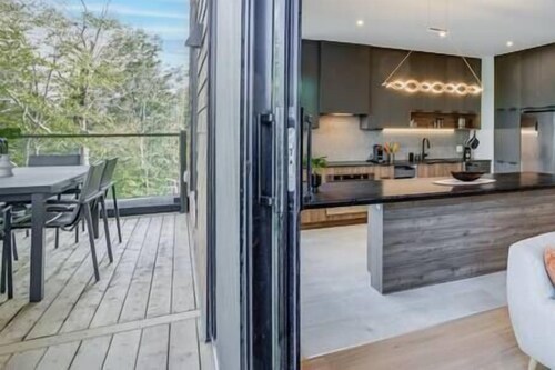 Penthouse at the foot of Mont Orford! Spas & Pool