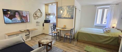 1 bedroom, iron/ironing board, free WiFi, bed sheets