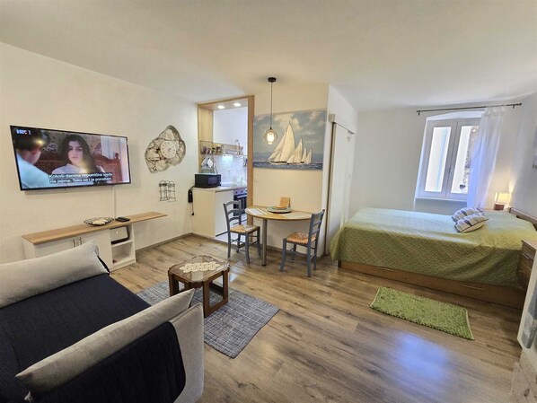 1 bedroom, iron/ironing board, free WiFi, bed sheets