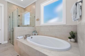 House, Multiple Beds (Summer Salt 24181) | Bathroom